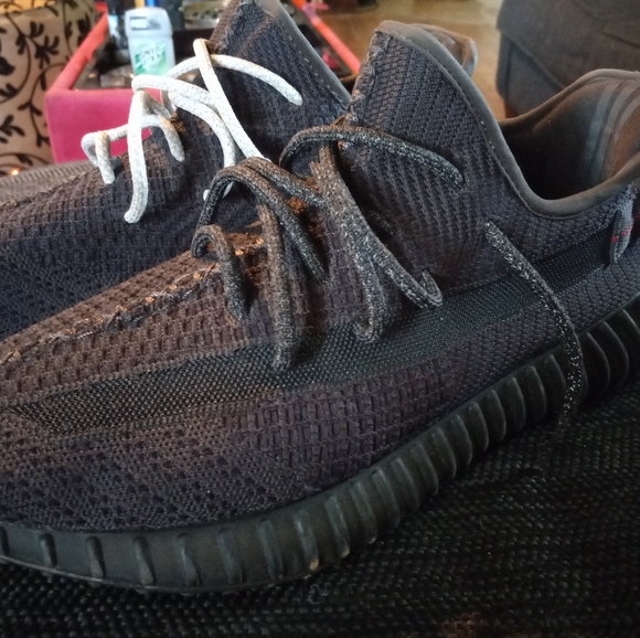 Adidas Yeezy Boost 350 v2 blacks sz 11 - Picture 4 of 11